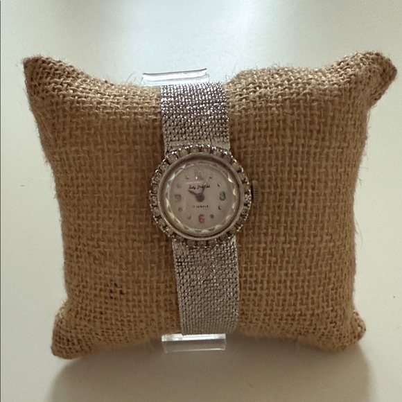 Accents Vintage Lady Sheffield 17 Jewels Cubic Zirconica Mechanical